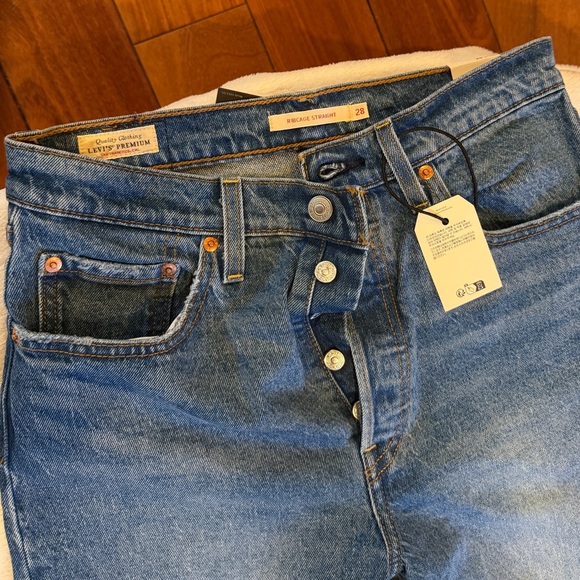 Levi's Ribcage Full Length Women’s Jeans - Picture 5 of 12